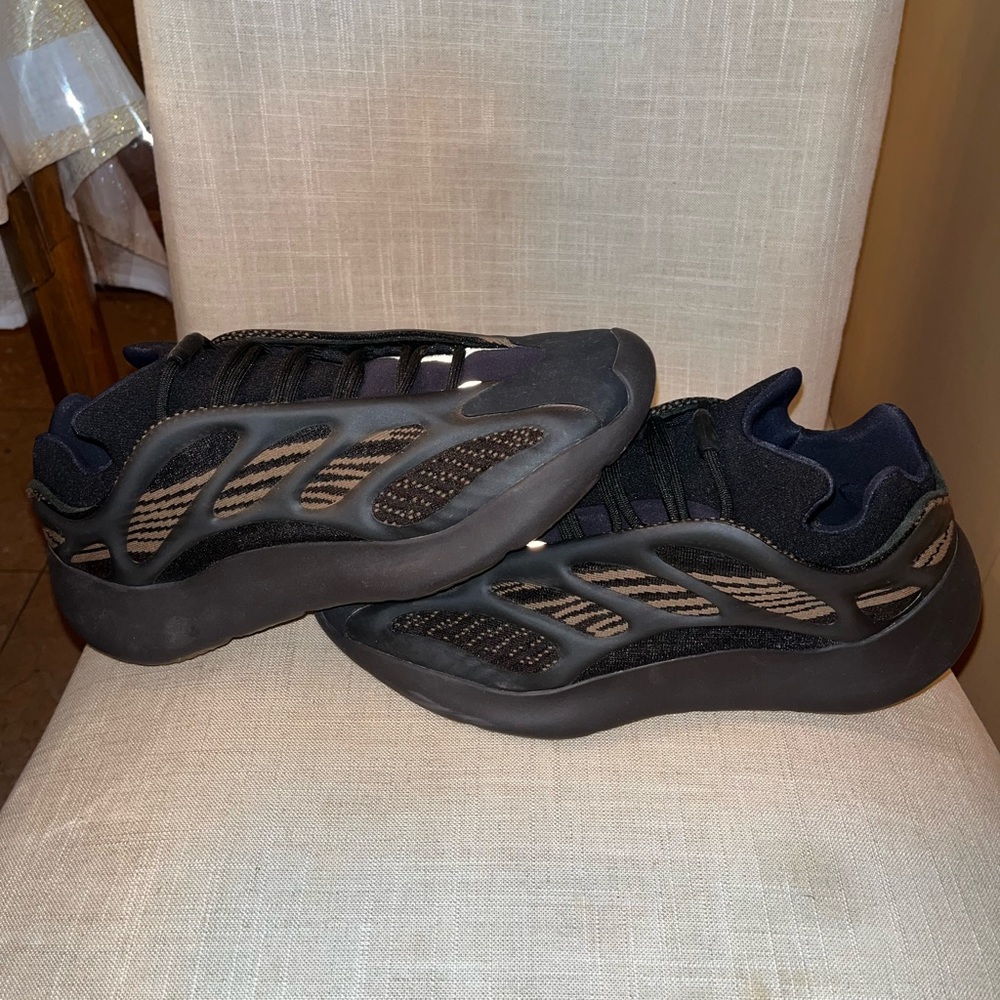 Yeezy 700 V3 Clay Brown